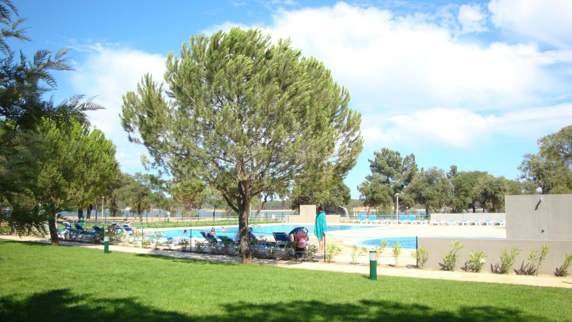 Parque De Campismo Orbitur Montargil Hotel Eksteriør billede
