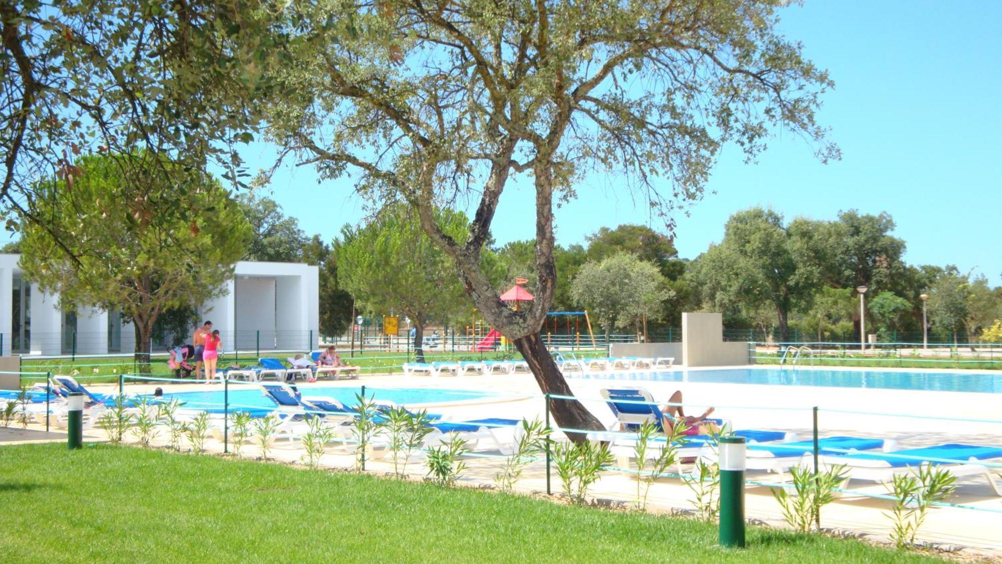 Parque De Campismo Orbitur Montargil Hotel Eksteriør billede