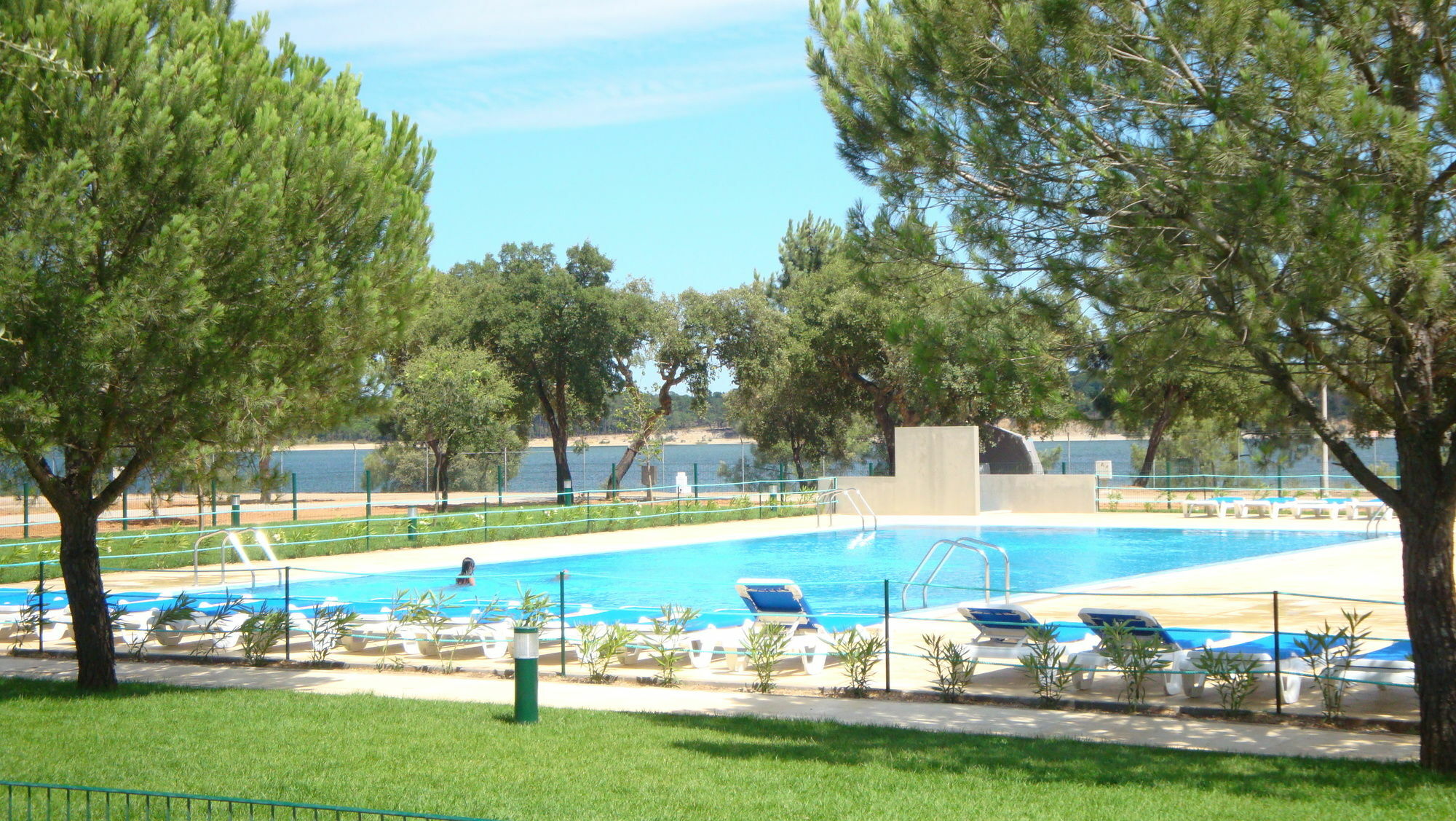 Parque De Campismo Orbitur Montargil Hotel Eksteriør billede